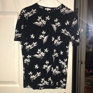 LIKE NEW floral print Riess T-shirt